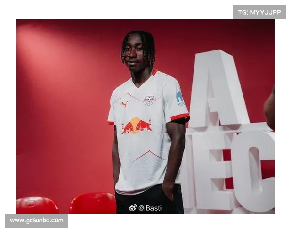 切尔西尚未正式报价西蒙斯 莱比锡坚守7000万欧元要价 切尔西尚未正式报价西蒙斯 莱比锡坚守7000万欧元要价